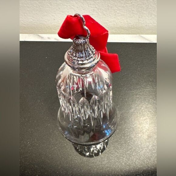 WATERFORD CRYSTAL 12 DAYS of
CHRISTMAS BELL, 5th Ed., 5 Gold rings - Picture 10 of 13